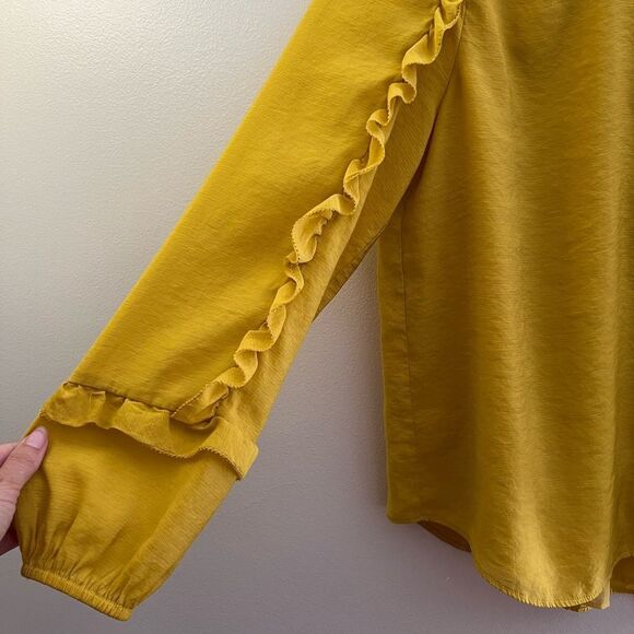 😊 3/$30 
Ann Taylor Sz SP long sleeve ruffled top mustard yellow/gold EUC - Picture 8 of 11